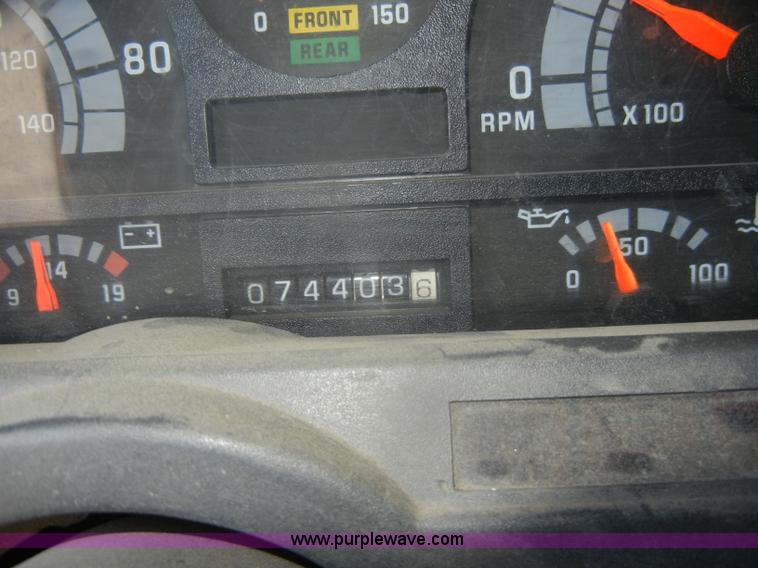 image for item D4993 1999 Chevrolet C8500 dump truck