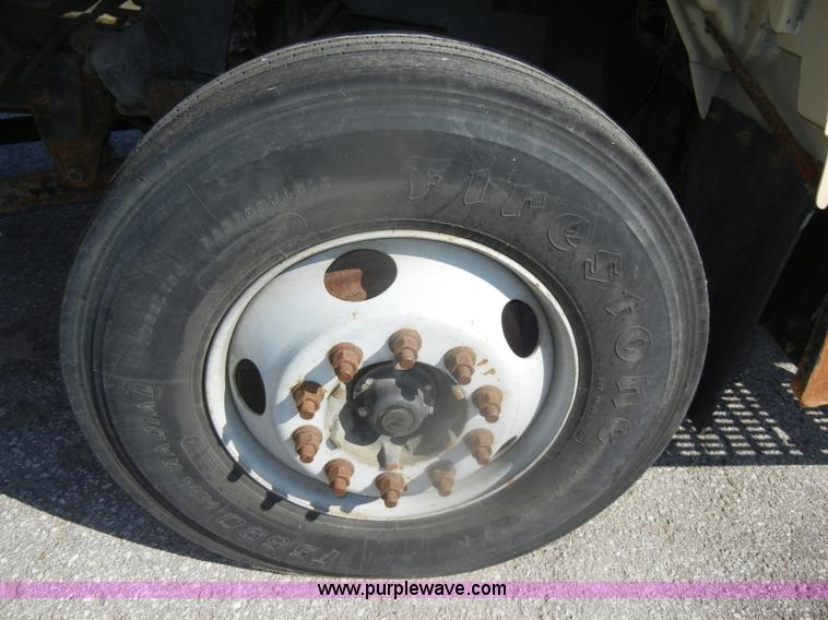 image for item D4993 1999 Chevrolet C8500 dump truck