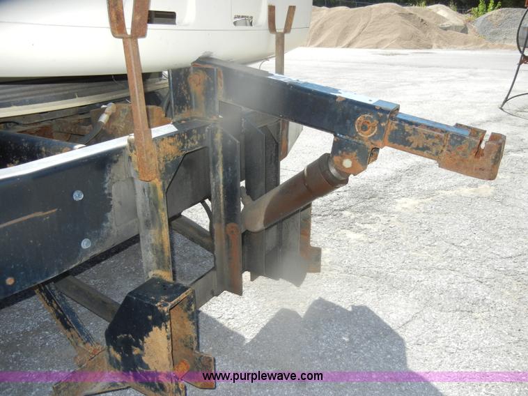 image for item D4993 1999 Chevrolet C8500 dump truck