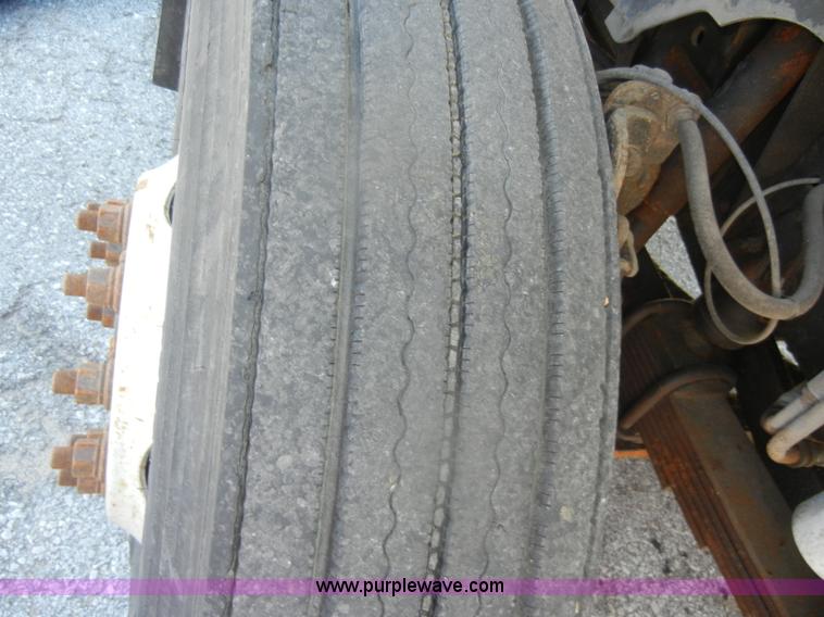 image for item D4993 1999 Chevrolet C8500 dump truck