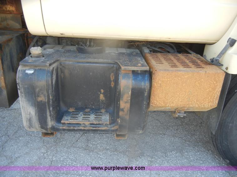 image for item D4993 1999 Chevrolet C8500 dump truck