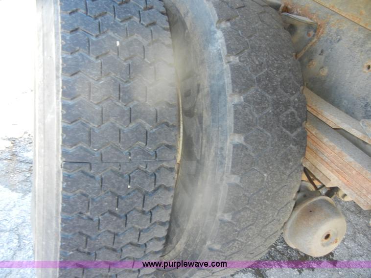 image for item D4993 1999 Chevrolet C8500 dump truck