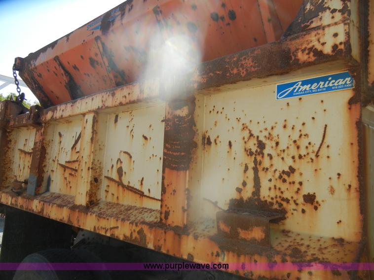 image for item D4993 1999 Chevrolet C8500 dump truck