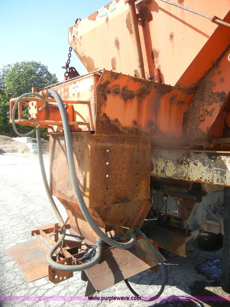 image for item D4993 1999 Chevrolet C8500 dump truck