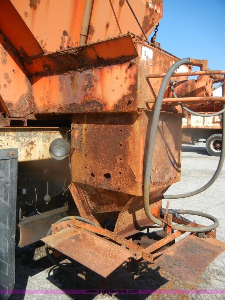 image for item D4993 1999 Chevrolet C8500 dump truck