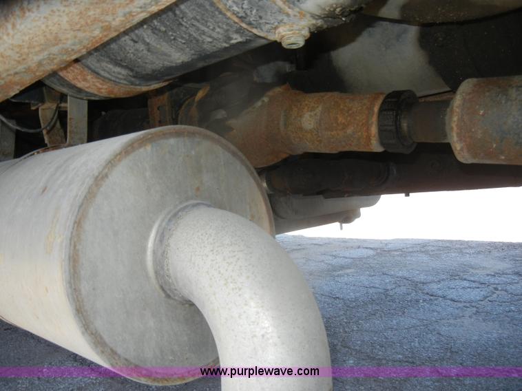 image for item D4993 1999 Chevrolet C8500 dump truck