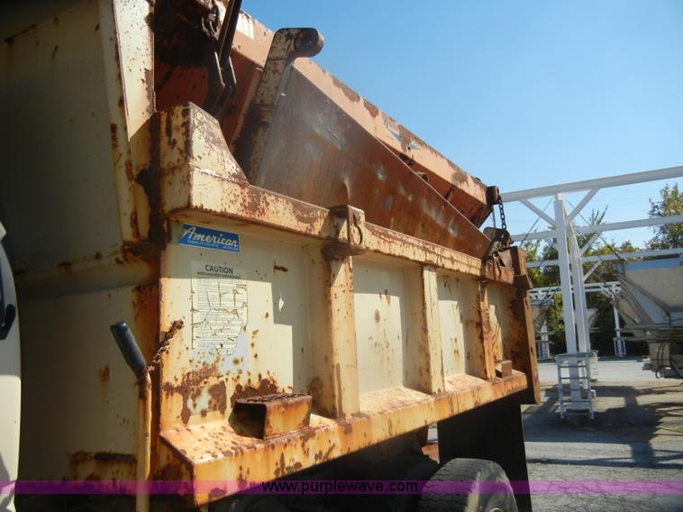 image for item D4993 1999 Chevrolet C8500 dump truck