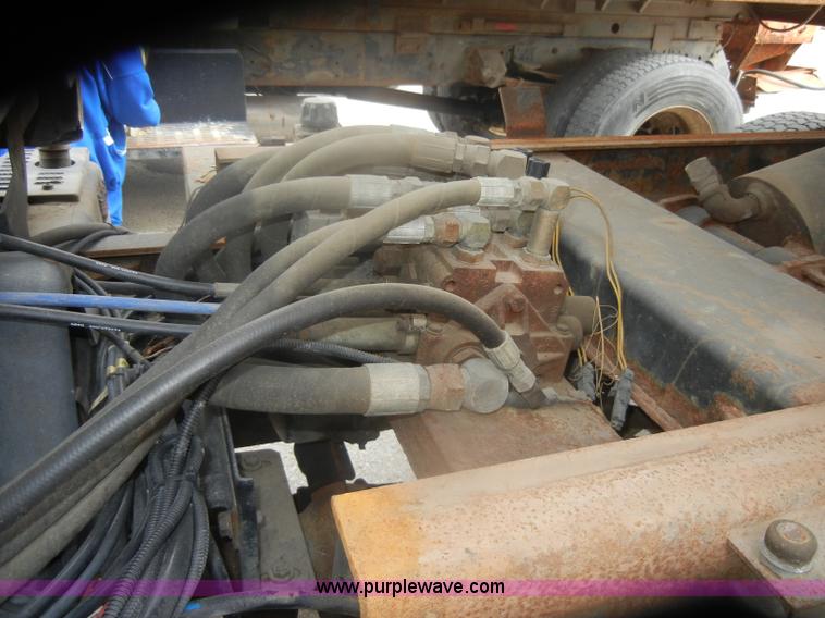 image for item D4993 1999 Chevrolet C8500 dump truck