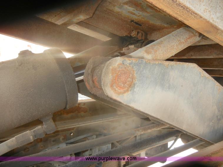 image for item D4993 1999 Chevrolet C8500 dump truck