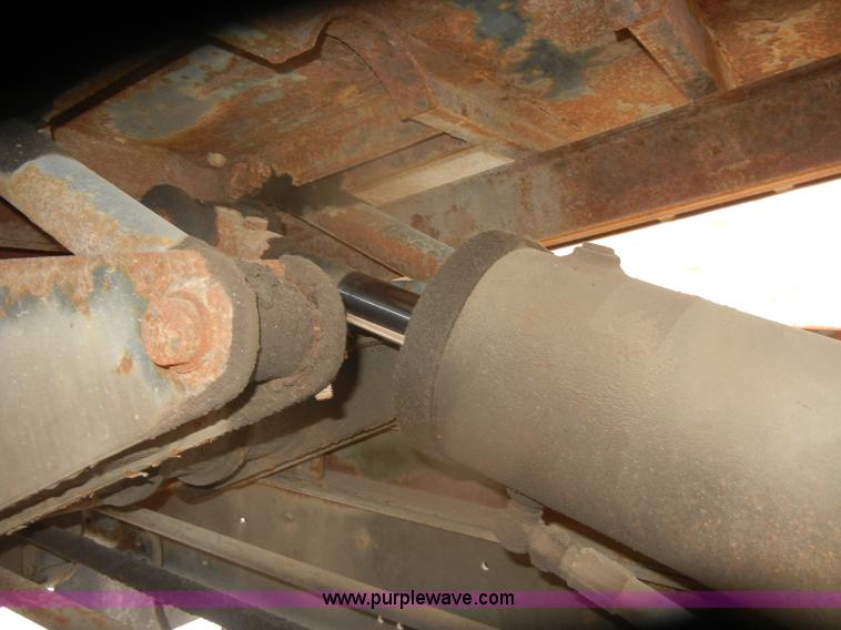 image for item D4993 1999 Chevrolet C8500 dump truck