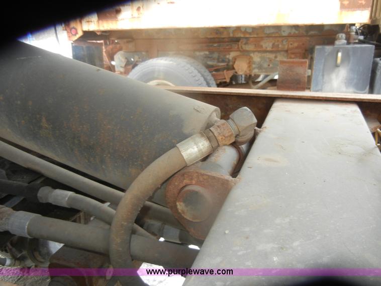 image for item D4993 1999 Chevrolet C8500 dump truck