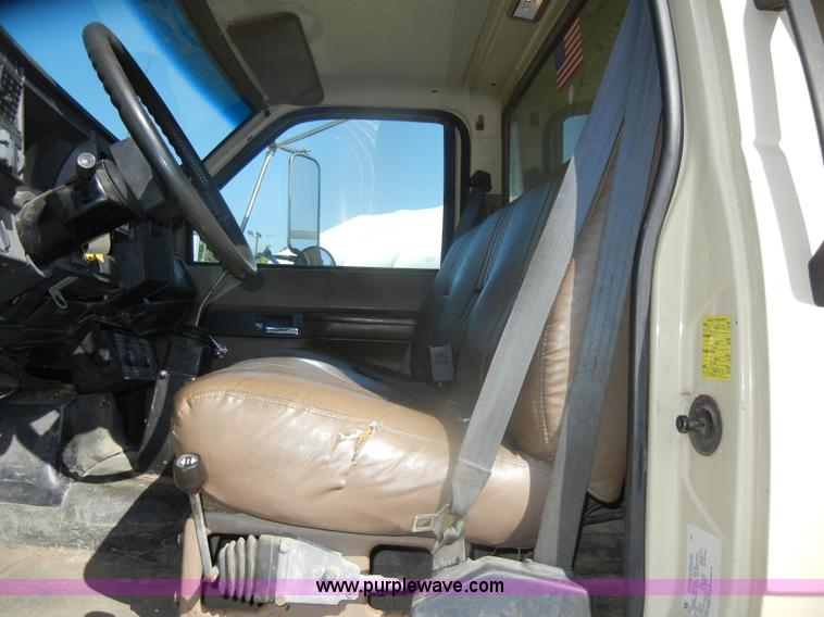 image for item D4995 1999 Chevrolet C8500 dump truck