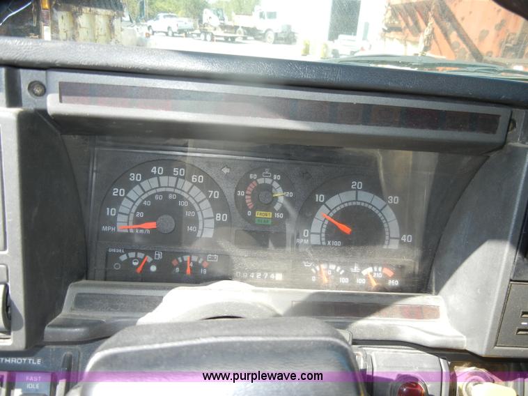 image for item D4995 1999 Chevrolet C8500 dump truck