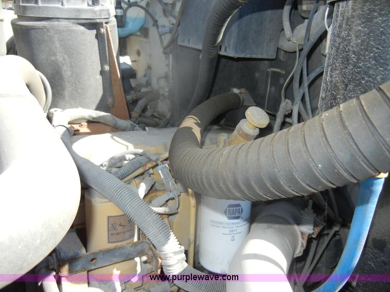 image for item D4995 1999 Chevrolet C8500 dump truck