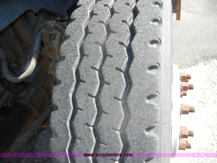 image for item D4995 1999 Chevrolet C8500 dump truck