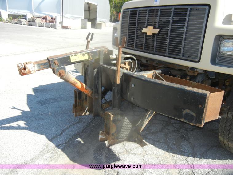 image for item D4995 1999 Chevrolet C8500 dump truck
