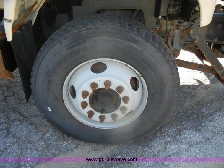 image for item D4995 1999 Chevrolet C8500 dump truck