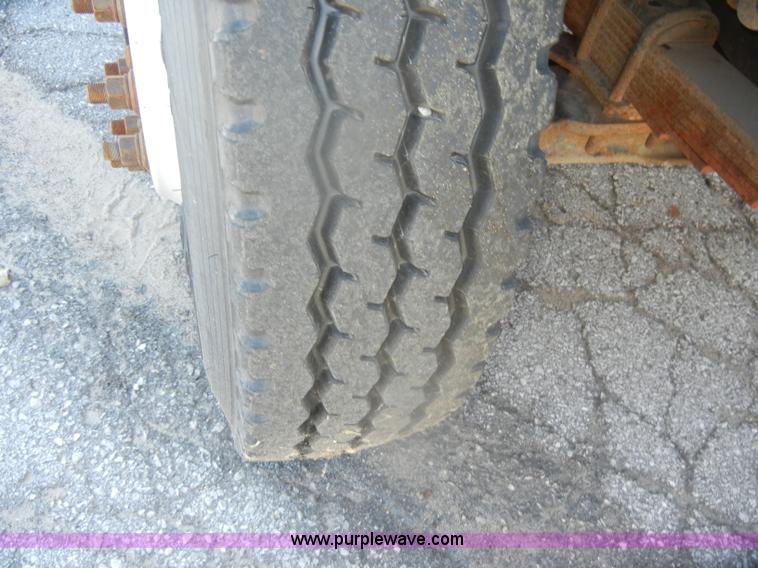 image for item D4995 1999 Chevrolet C8500 dump truck