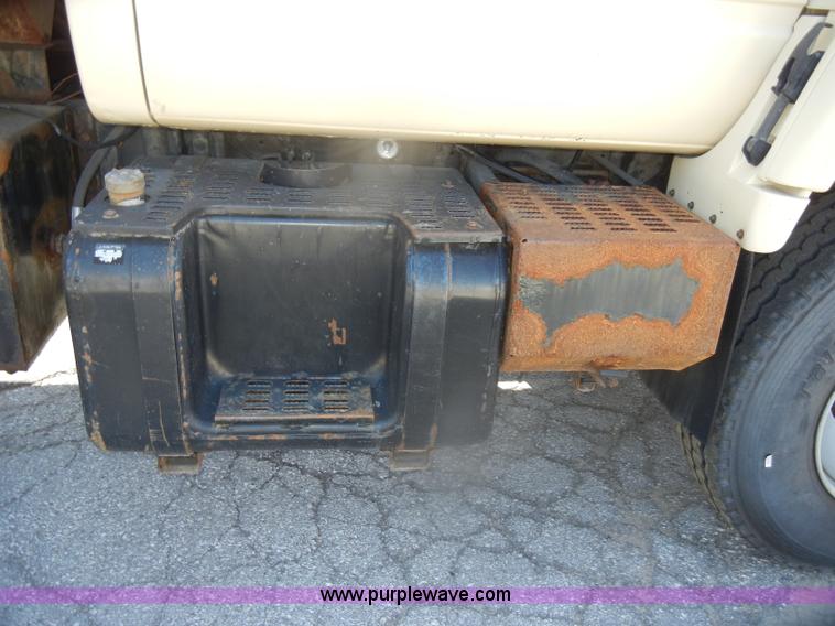 image for item D4995 1999 Chevrolet C8500 dump truck