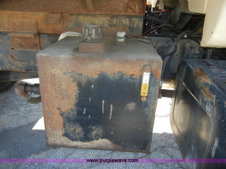 image for item D4995 1999 Chevrolet C8500 dump truck