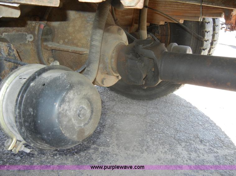 image for item D4995 1999 Chevrolet C8500 dump truck