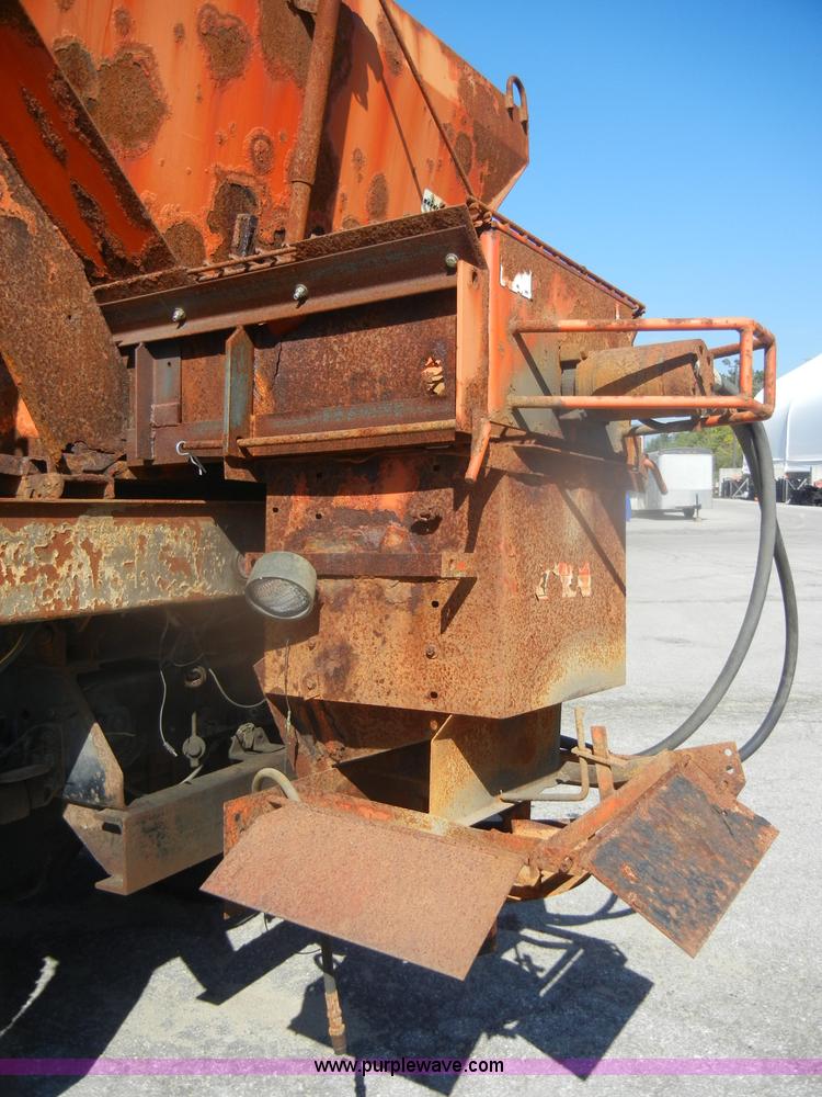 image for item D4995 1999 Chevrolet C8500 dump truck