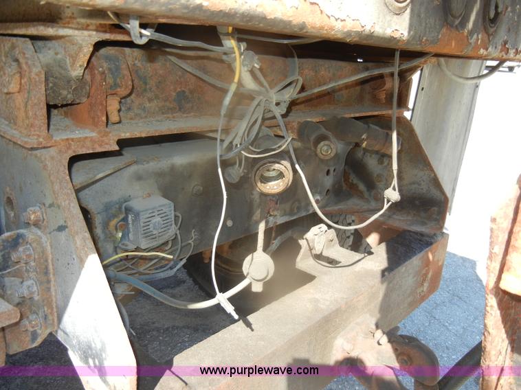 image for item D4995 1999 Chevrolet C8500 dump truck