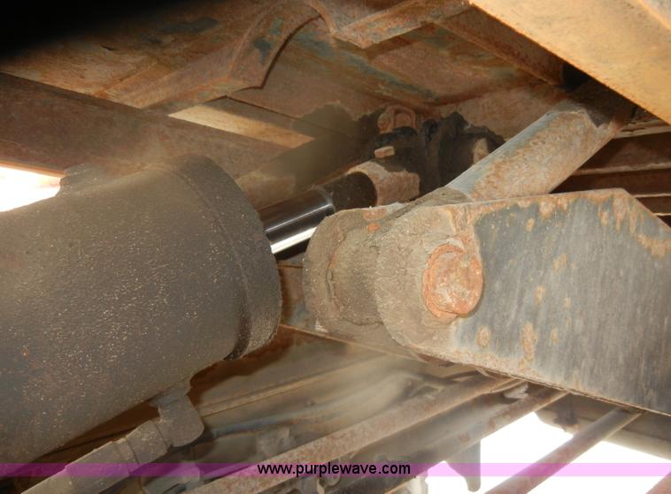 image for item D4995 1999 Chevrolet C8500 dump truck