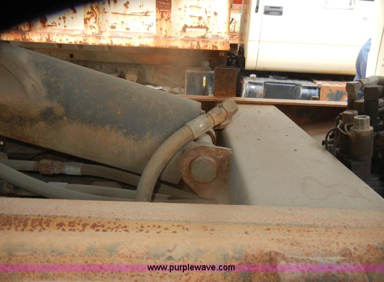 image for item D4995 1999 Chevrolet C8500 dump truck