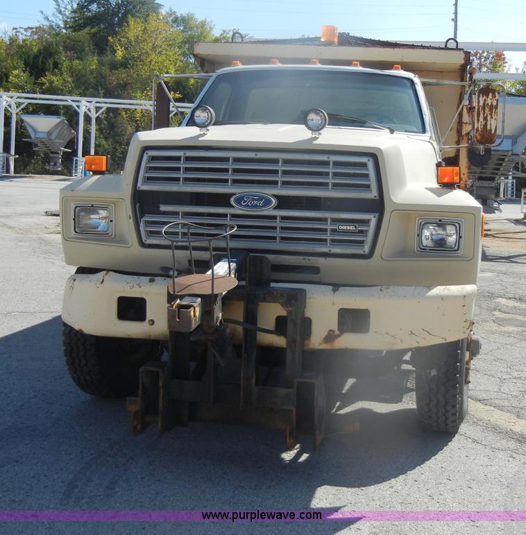 image for item D4996 1994 Ford F800 dump truck