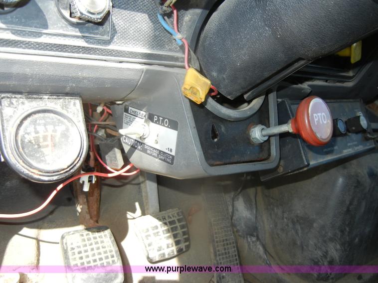 image for item D4996 1994 Ford F800 dump truck