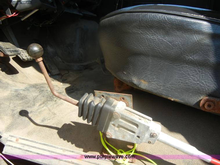 image for item D4996 1994 Ford F800 dump truck