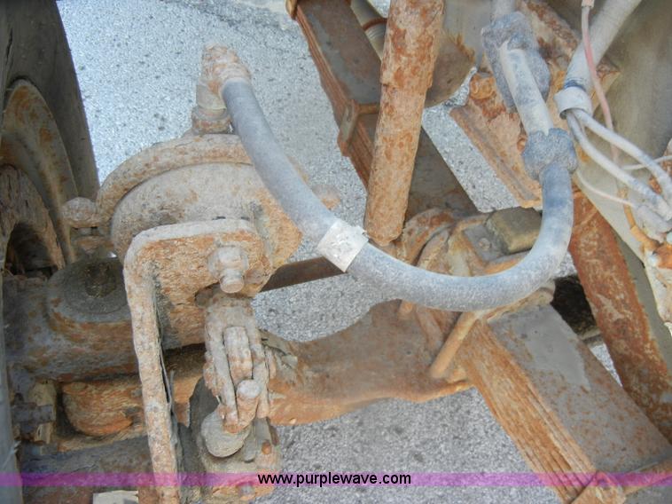 image for item D4996 1994 Ford F800 dump truck