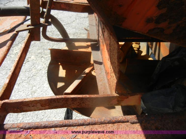 image for item D4996 1994 Ford F800 dump truck