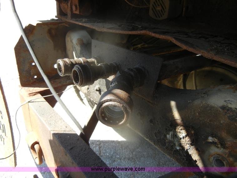 image for item D4996 1994 Ford F800 dump truck