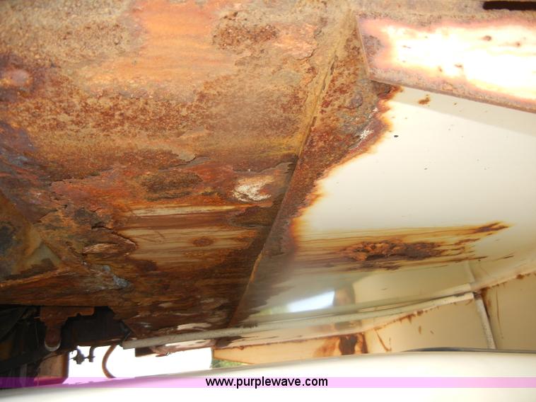 image for item D4996 1994 Ford F800 dump truck