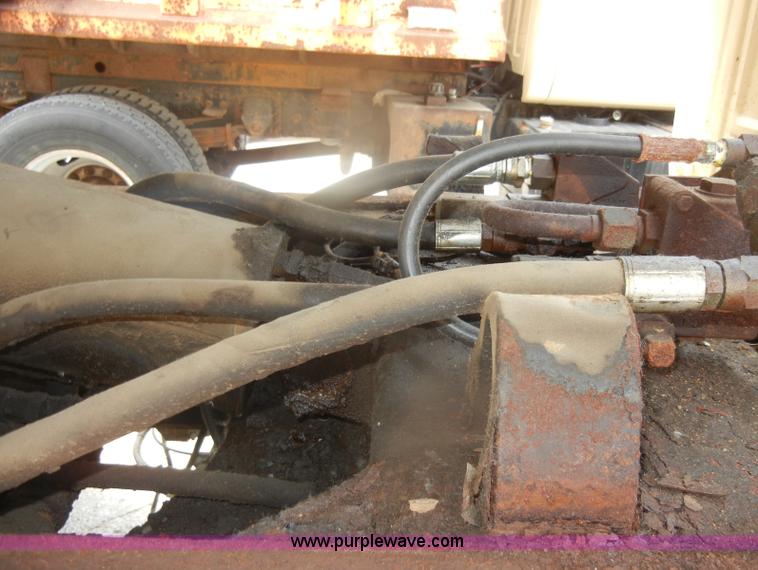 image for item D4996 1994 Ford F800 dump truck