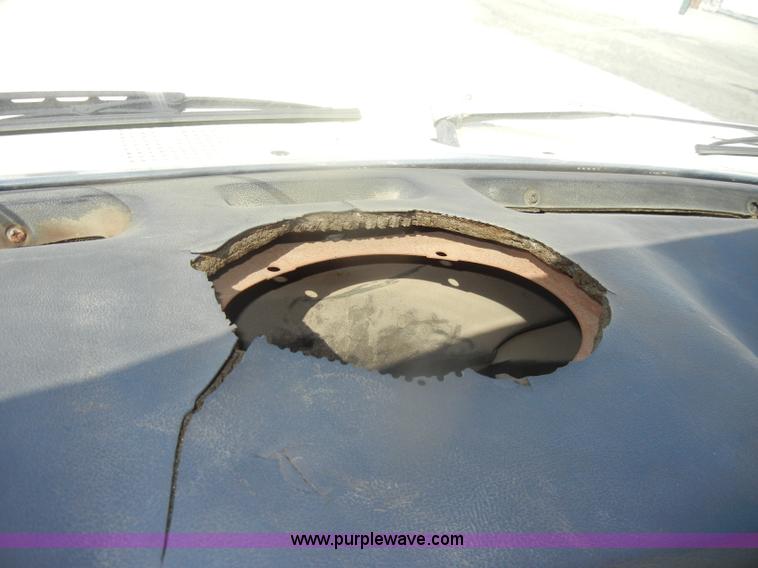 image for item D4997 1994 Ford F800 dump truck