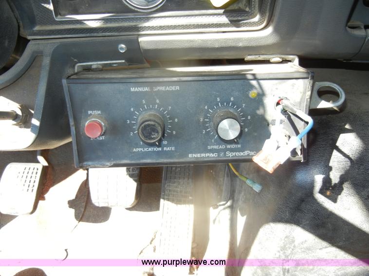 image for item D4997 1994 Ford F800 dump truck