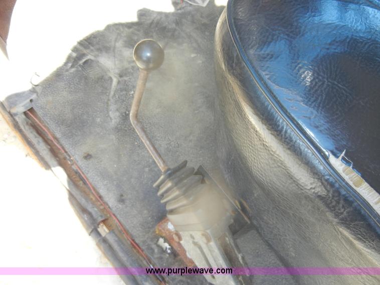 image for item D4997 1994 Ford F800 dump truck