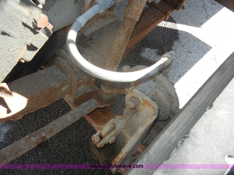 image for item D4997 1994 Ford F800 dump truck