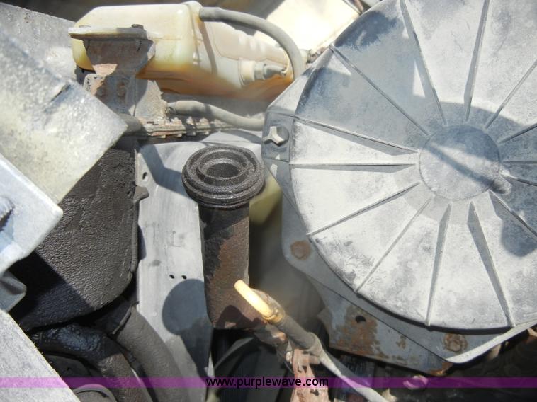 image for item D4997 1994 Ford F800 dump truck