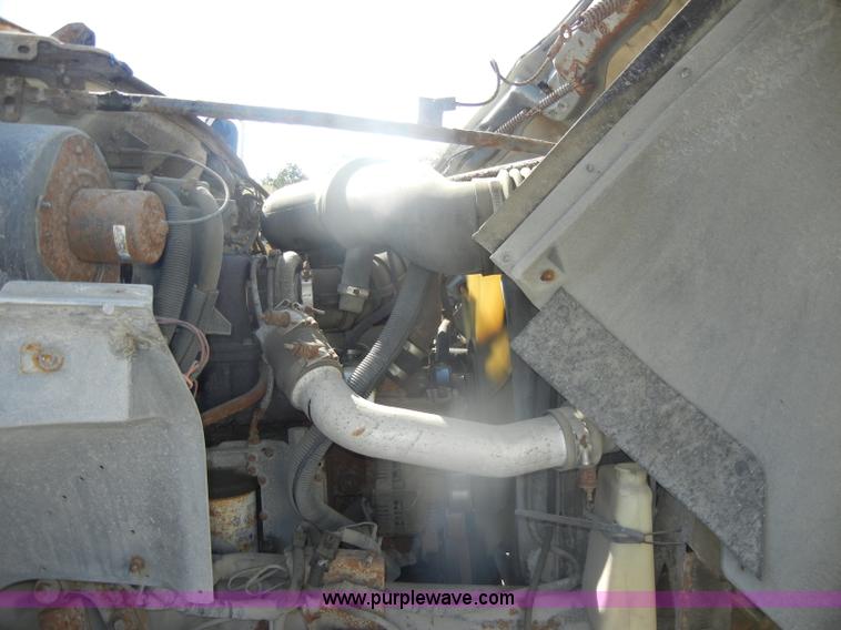 image for item D4997 1994 Ford F800 dump truck