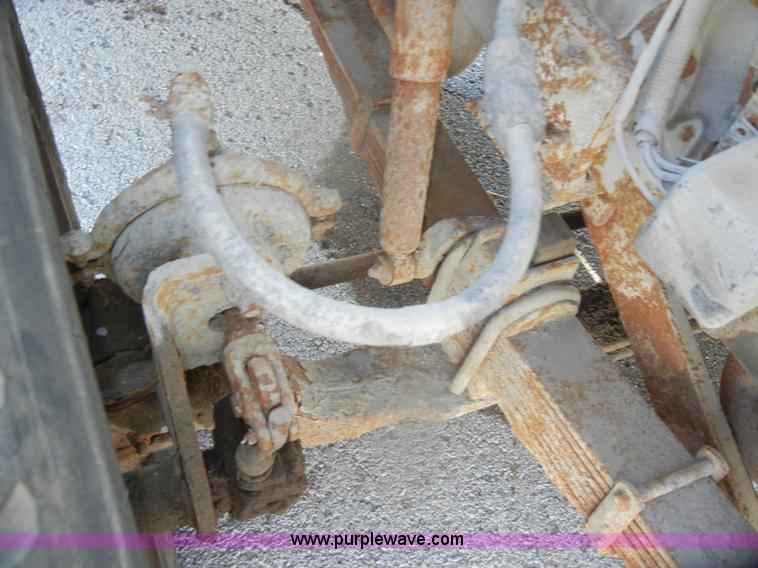 image for item D4997 1994 Ford F800 dump truck