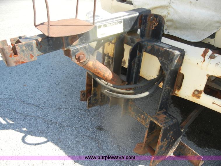 image for item D4997 1994 Ford F800 dump truck