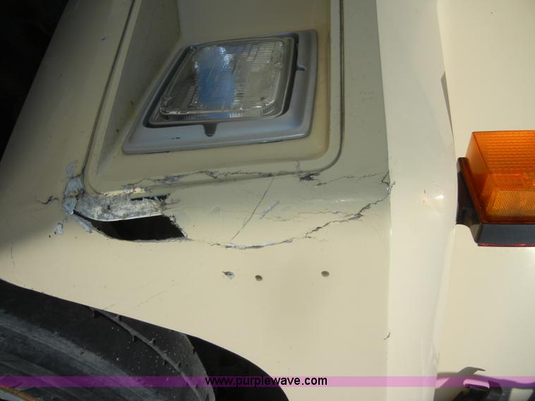 image for item D4997 1994 Ford F800 dump truck