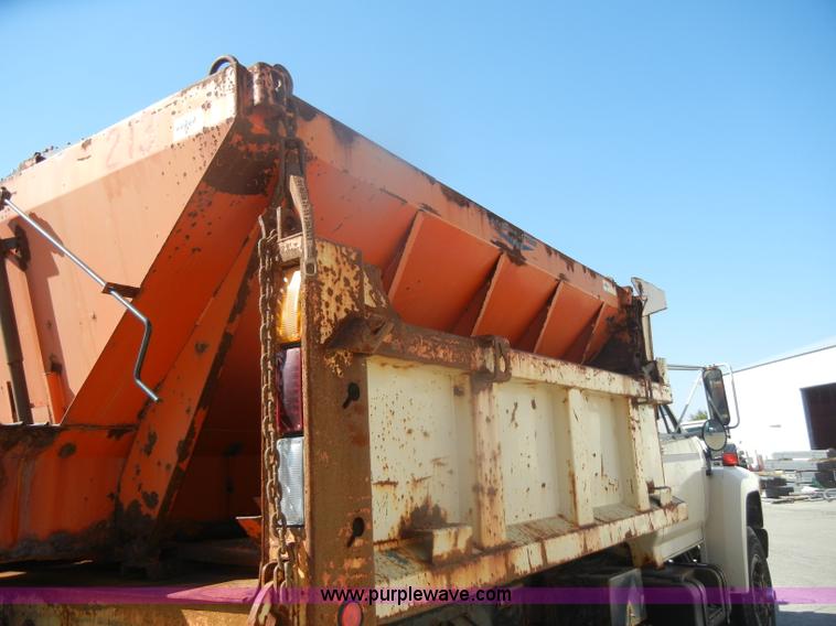 image for item D4997 1994 Ford F800 dump truck