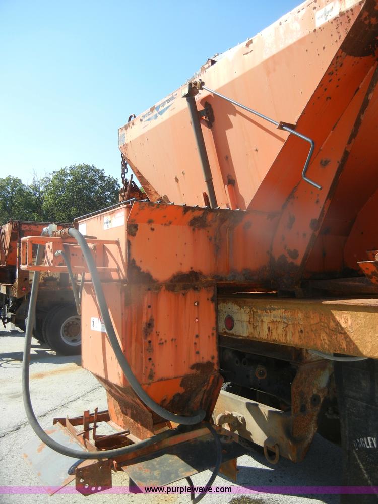 image for item D4997 1994 Ford F800 dump truck