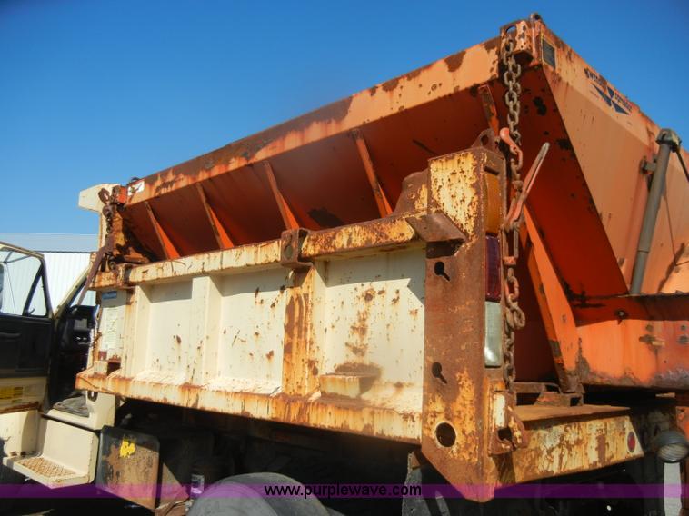 image for item D4997 1994 Ford F800 dump truck
