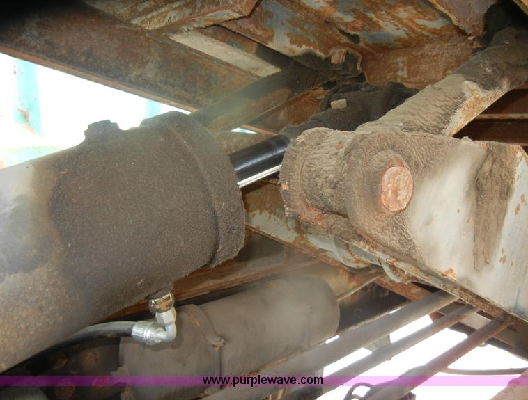 image for item D4997 1994 Ford F800 dump truck